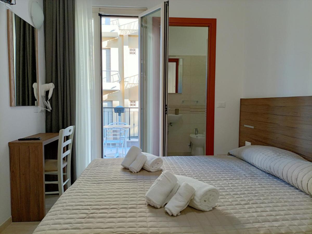 Hotel Bed & Book ريميني المظهر الخارجي الصورة